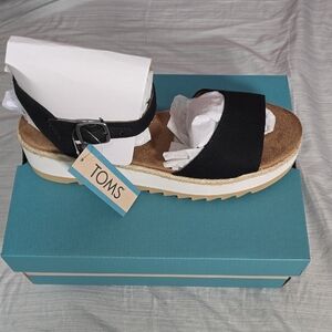 TOMS Women's Black and White Sandals